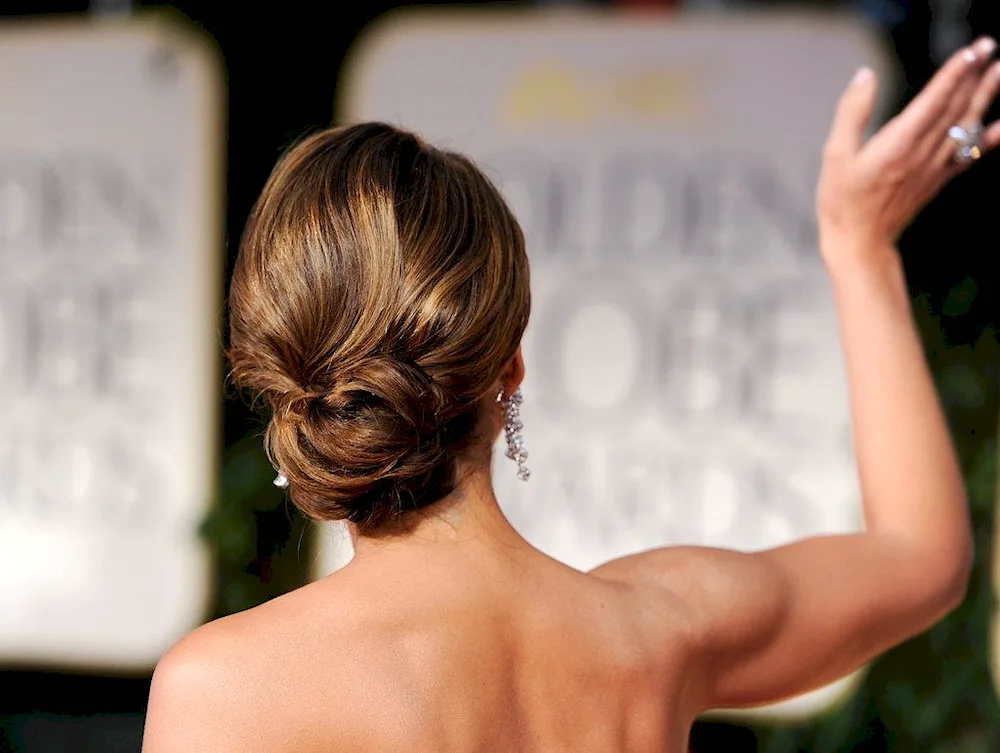 Jessica Alba bun
