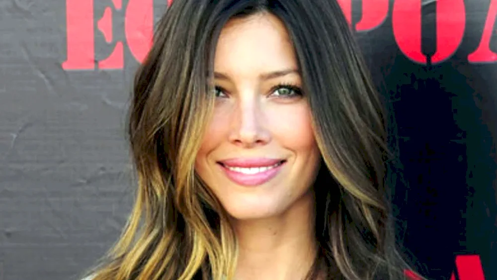 Jessica Biel colouring