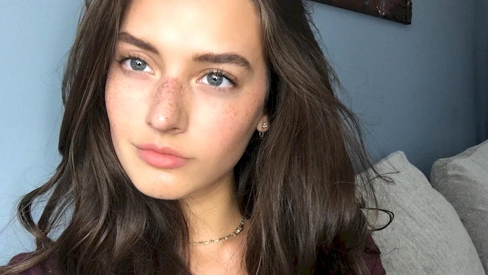 Jessica Clements freckles