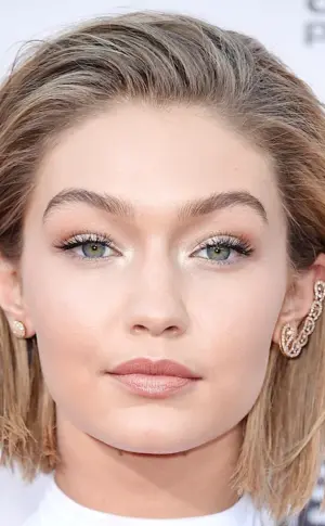 Gigi Hadid with short haircut