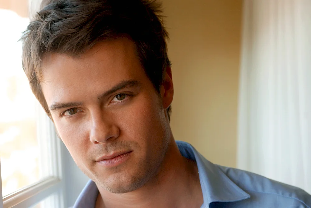 Josh Duhamel 2021