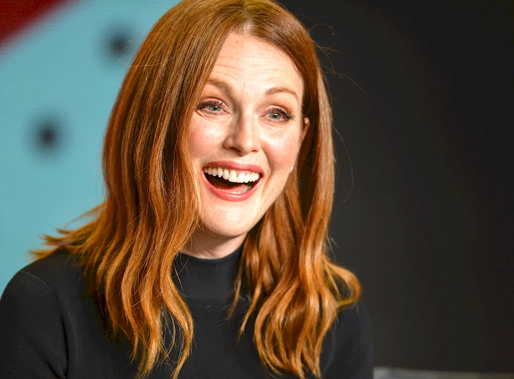 Julianne Moore. Moore