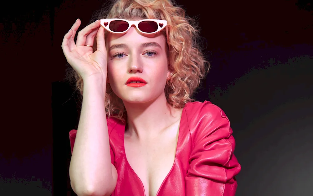 Julia Garner