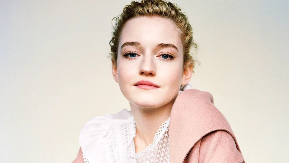 Julia Garner