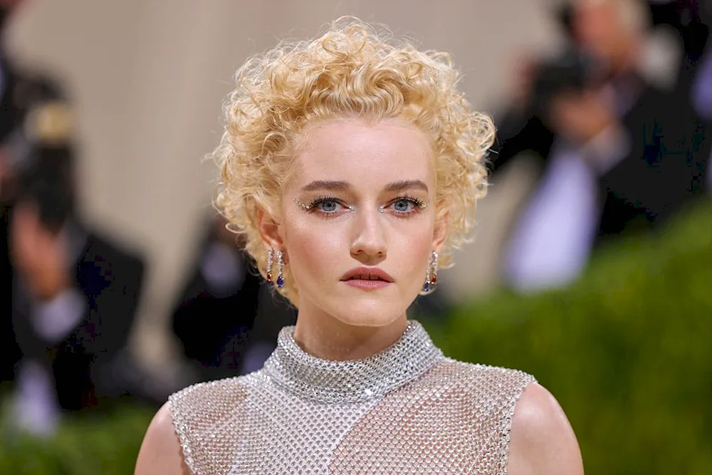 Julia Garner Ozark