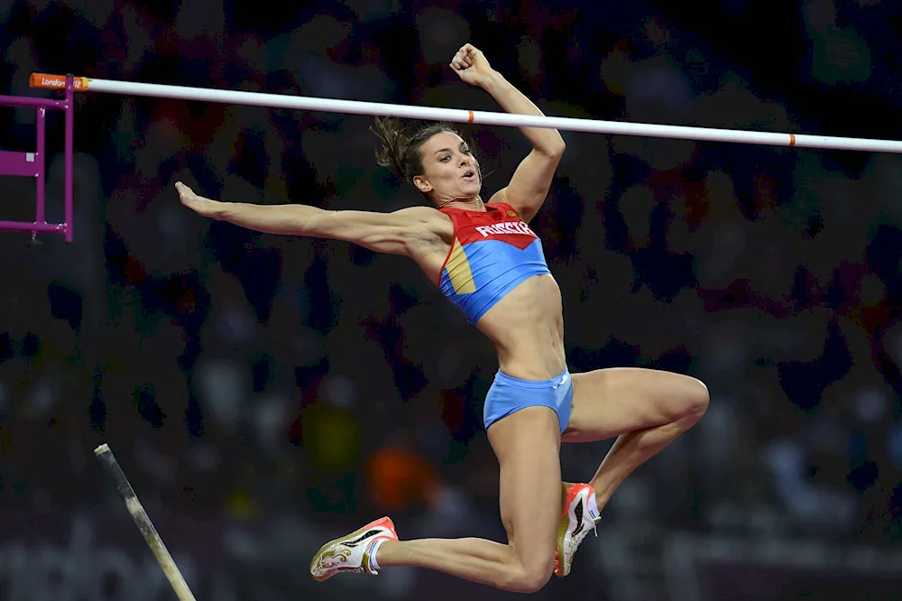 Elena Isinbayeva jumping off the pole