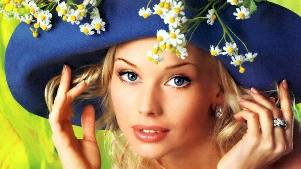 Elena Korikova