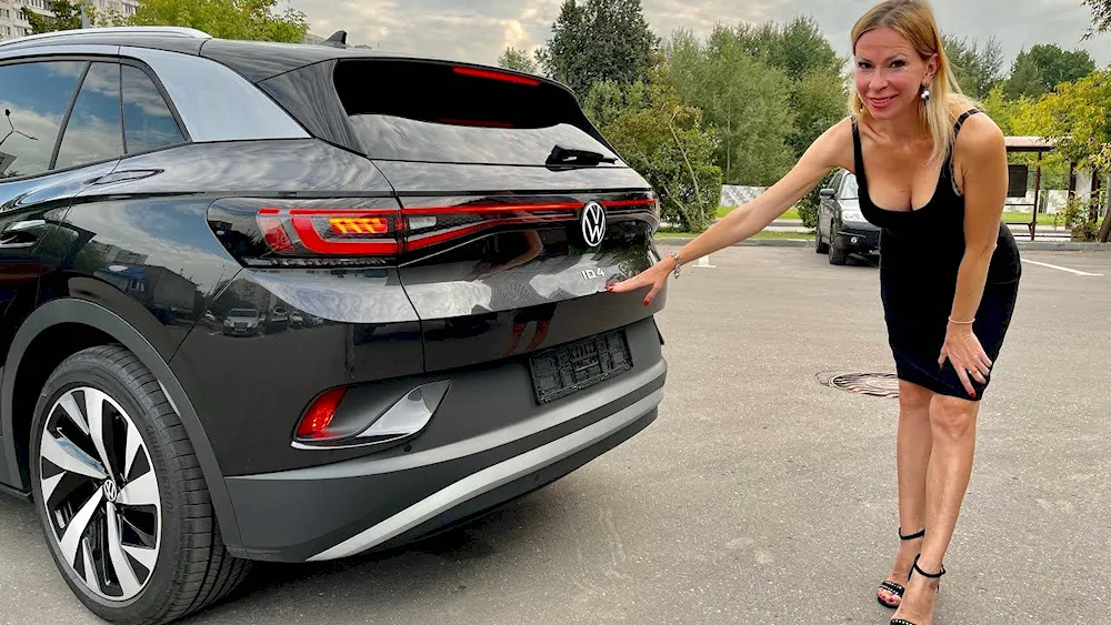 Elena Lisovskaya fox rule