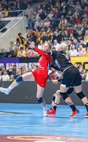 Yelena Mikhailichenko handball