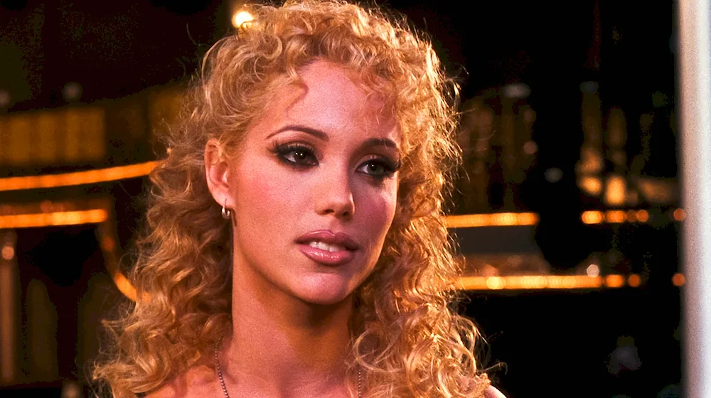 Elizabeth Berkley showgirls 1995