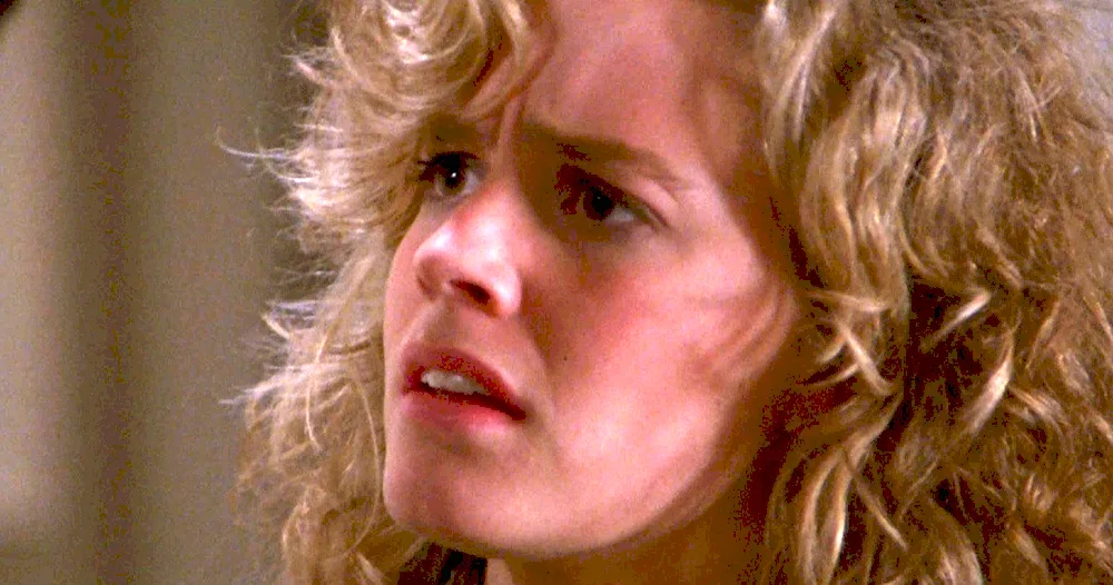 Elizabeth Shue