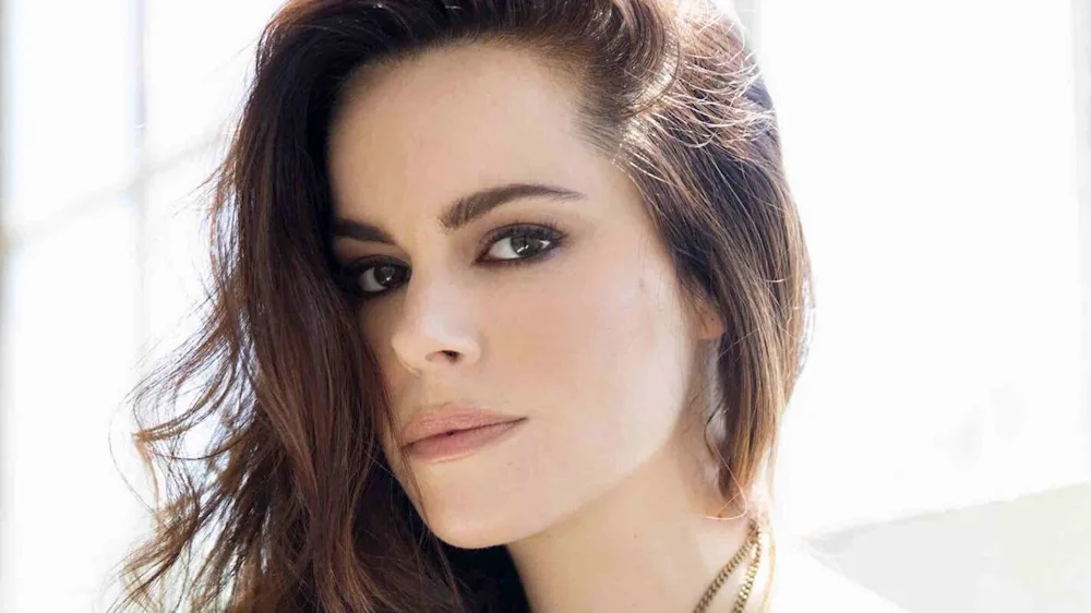 Emily Hampshire