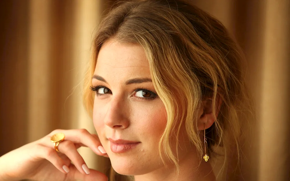 Emily VANCAMP