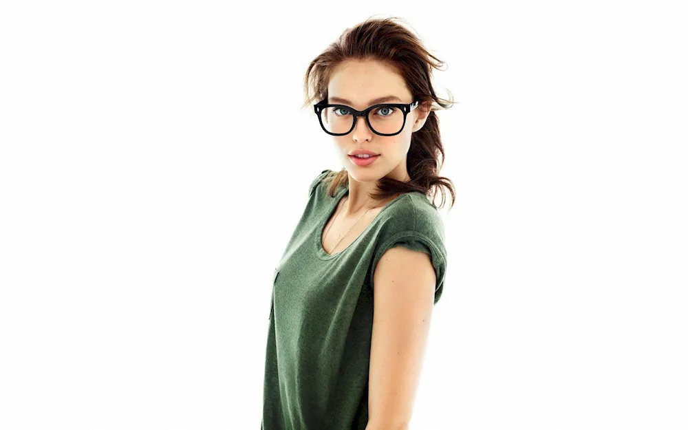 Emily Rudd model