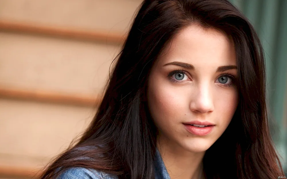 Emily Rudd model