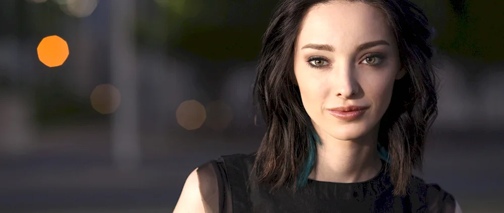 Emma Dumont