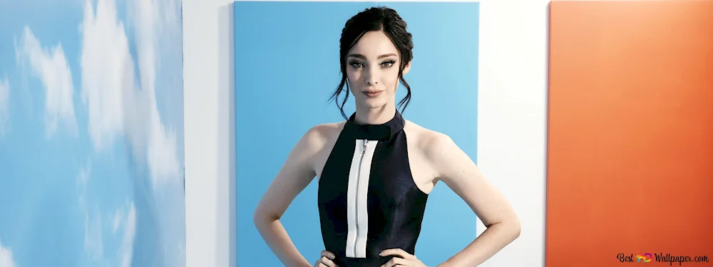 Emma Dumont