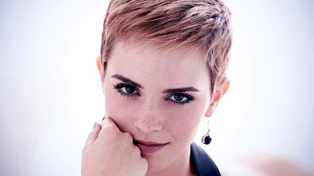 Emma Watson short haircut. Watson 2022 short haircut