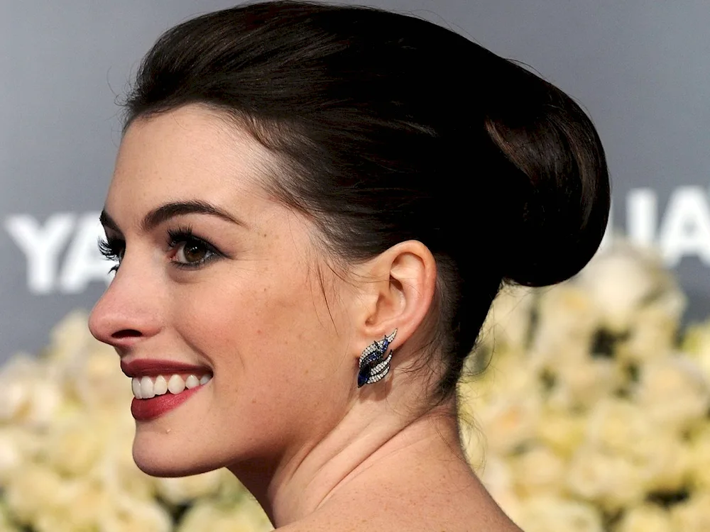 Anne Hathaway