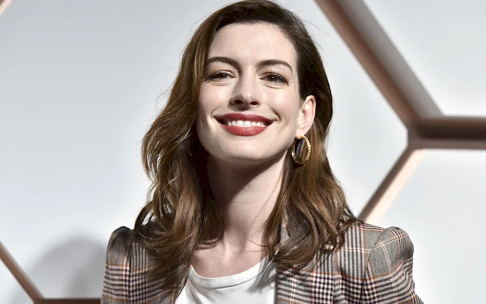 Anne Hathaway