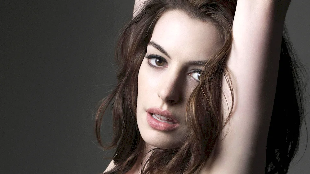 Anne Hathaway