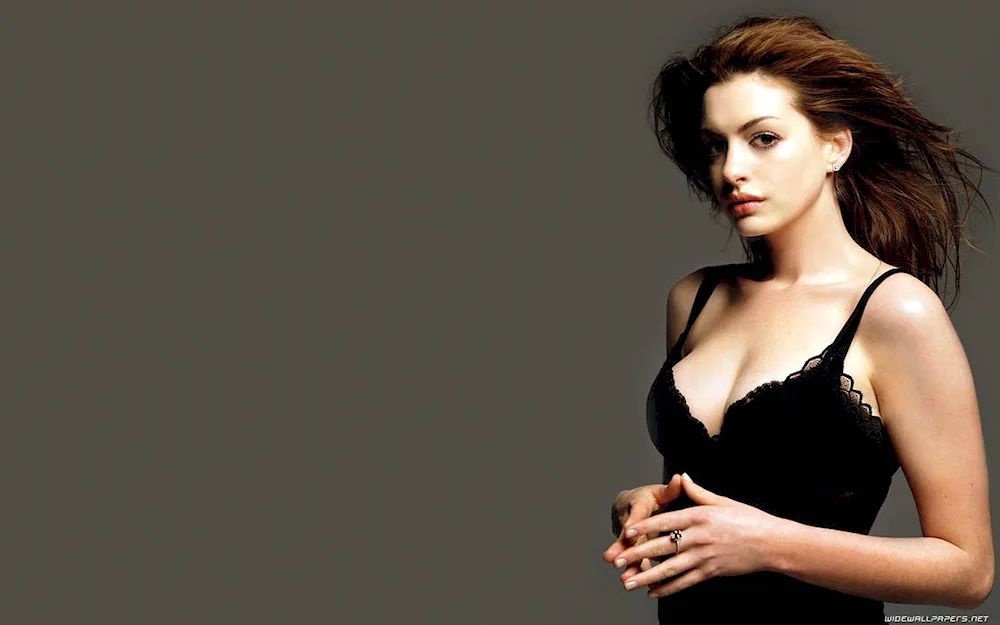 Anne Hathaway