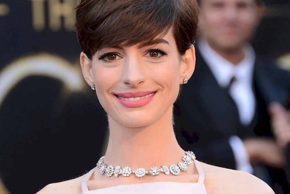 Anne Hathaway with short haircut Hathaway short pixie haircut