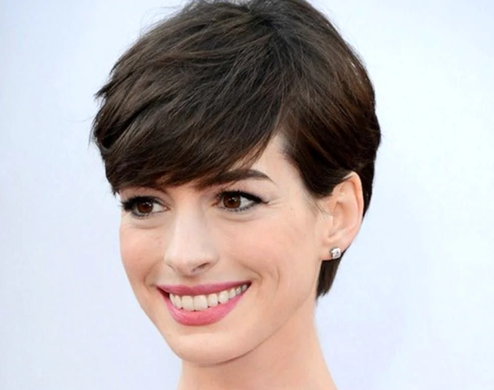 Anne Hathaway haircut Pixie