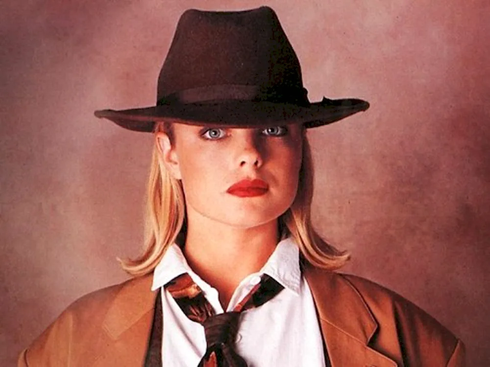 Erika Eleniak