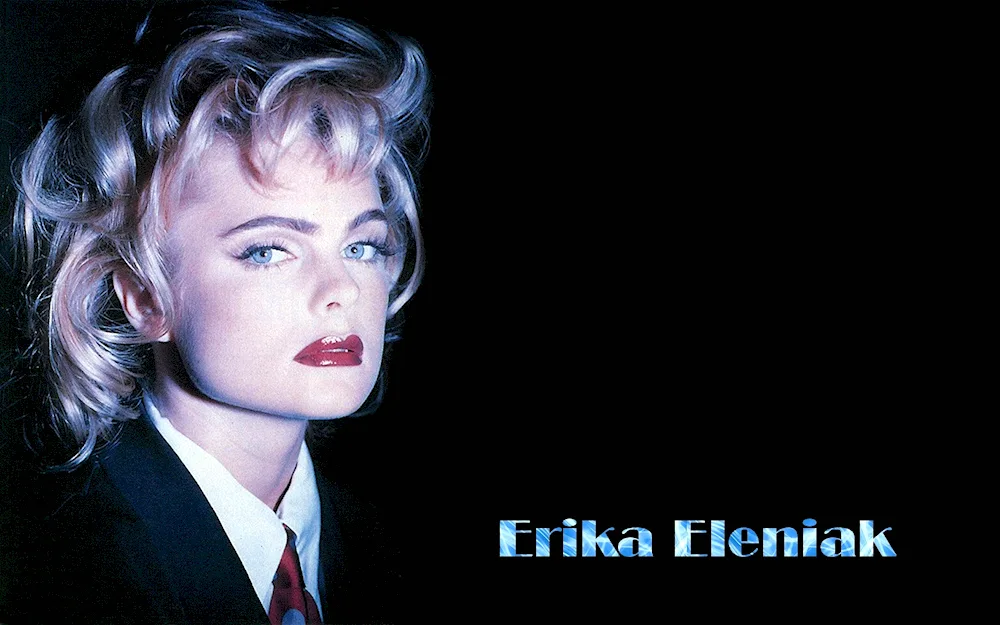 Erika Eleniak. Eleniak