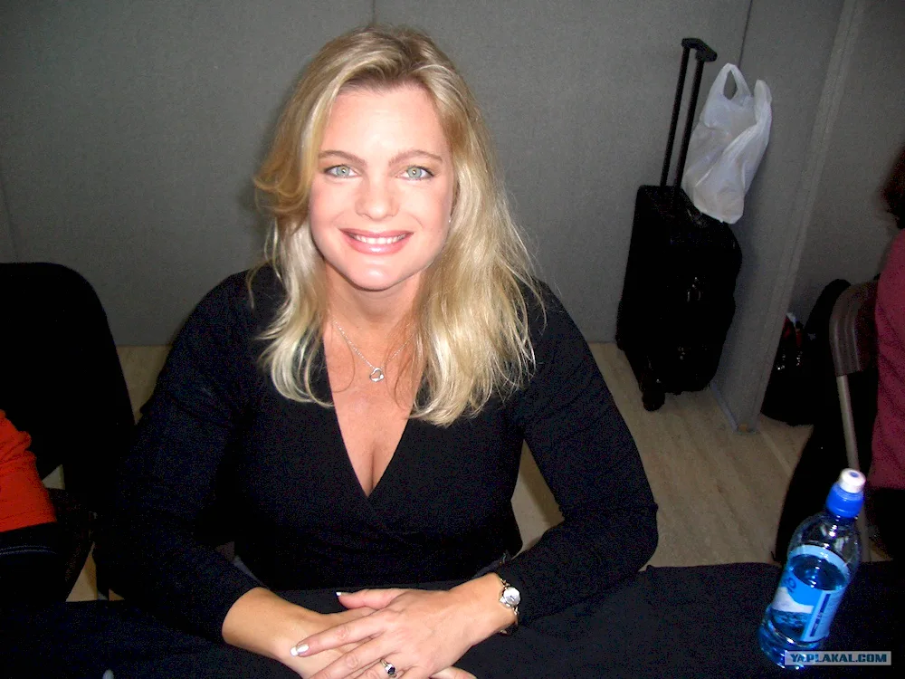 Erika Eleniak