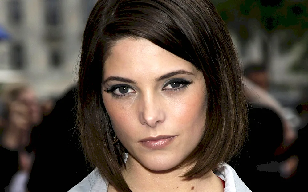 Ashley Greene haircut