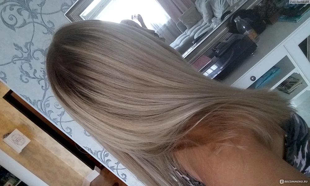 Crystal blonde on hair photo