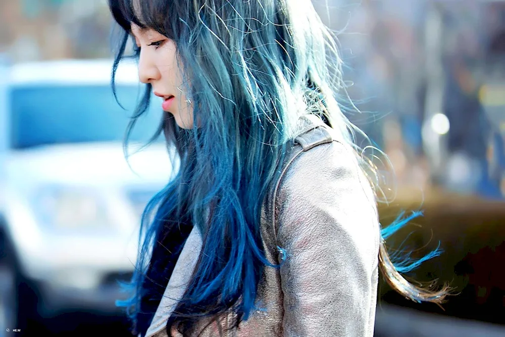 Evelon blue hair