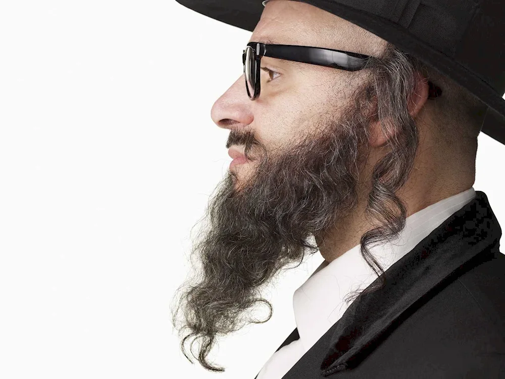 Jewish cap with paisa