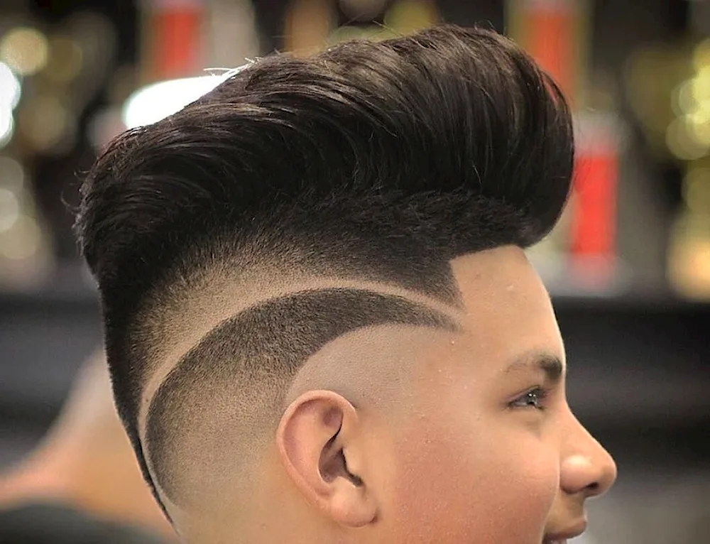 Fade undercut Pompadour