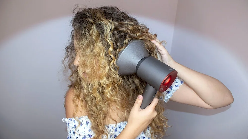 Diffuser Hair Styling