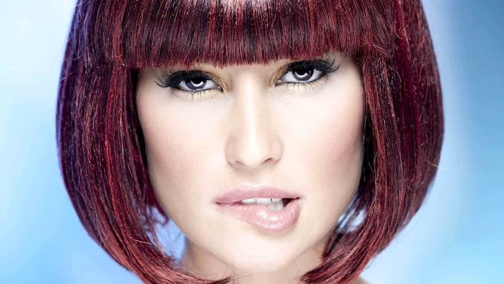 Valentina Miller Shaggy bob bob bob bob bob. Gabriela