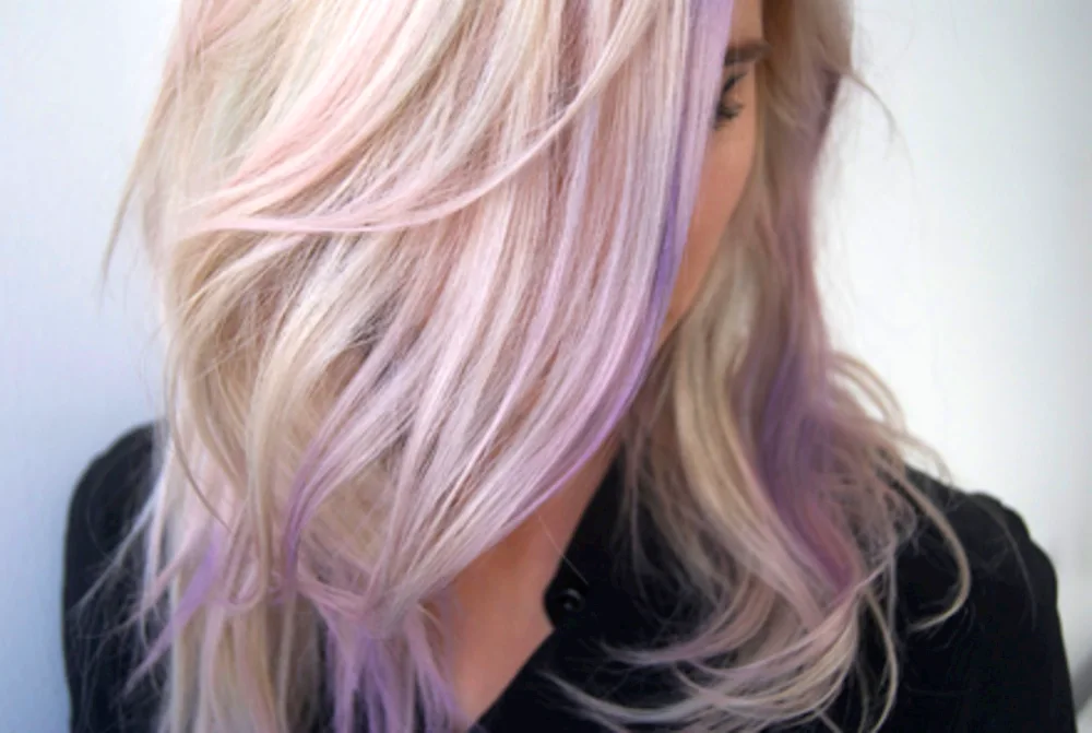 Beautiful hair colouring for asymmetry