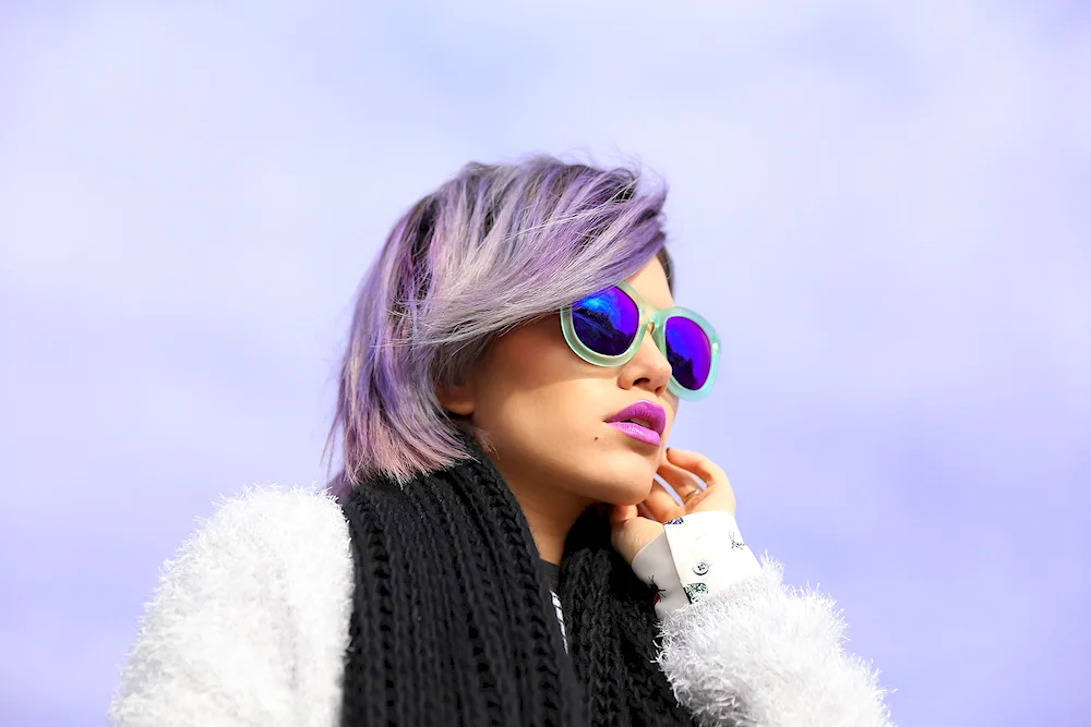 Bright colouring on medium hair