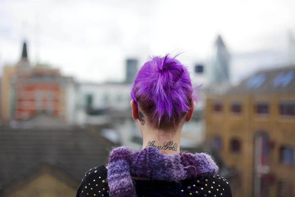 Red purple hair colouring