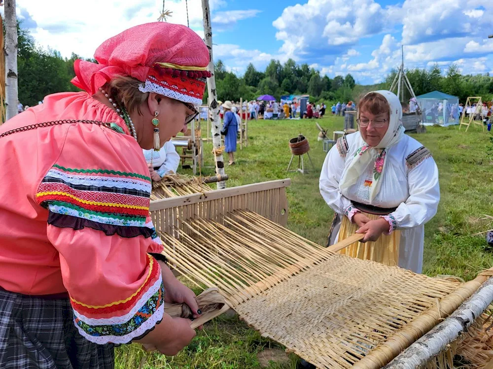 Folklore ensembles of Mari El