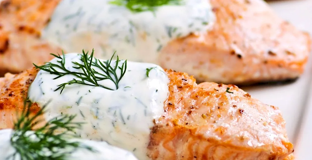 Salmon fried in cream sauce