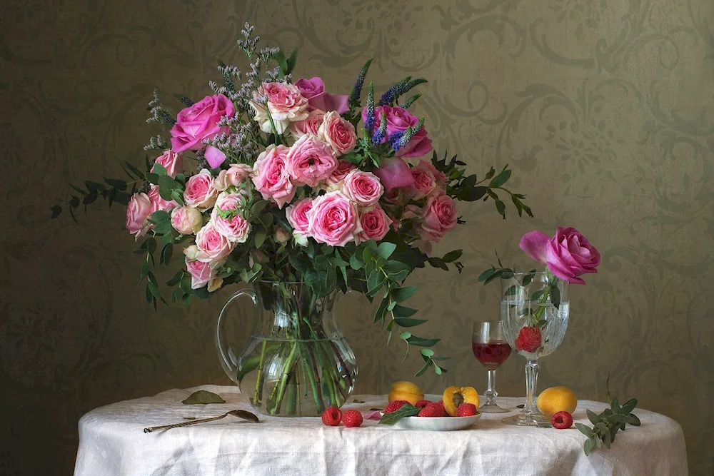 Valentina Kolova still life paintings