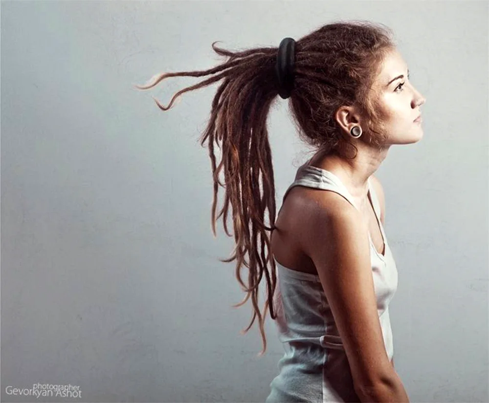Photoshoot with dreadlocks in studio