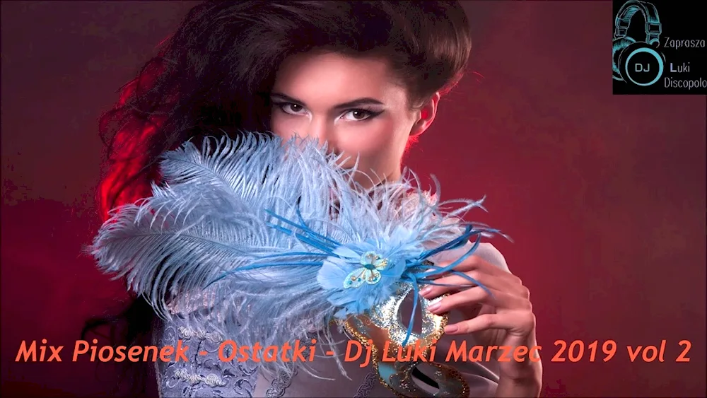 Photoshoot with feathers