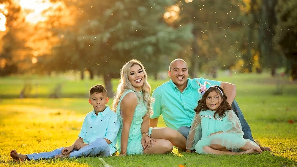 Family photo shoot in nature