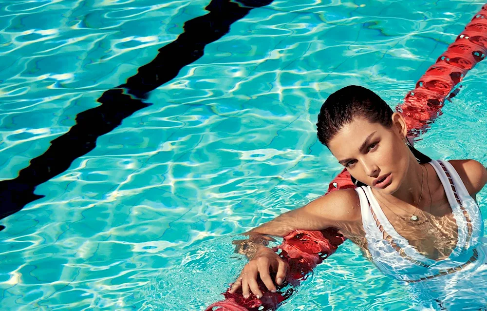 Photoshoot in the pool