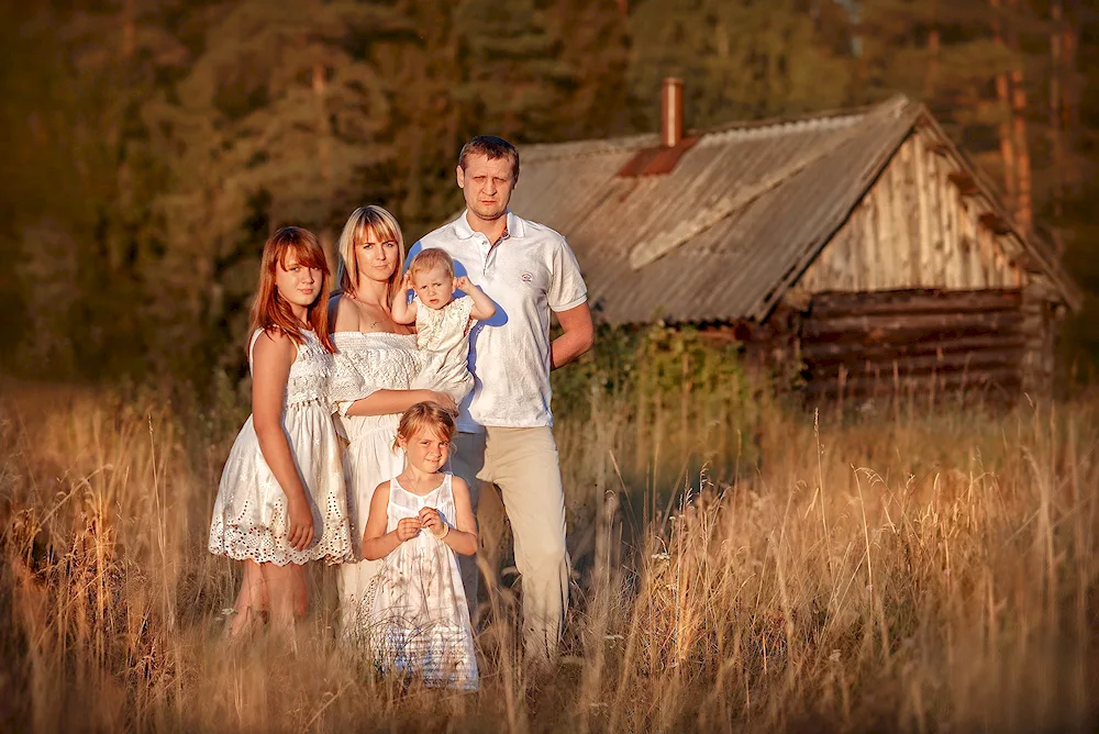Family photo shoot in rural style