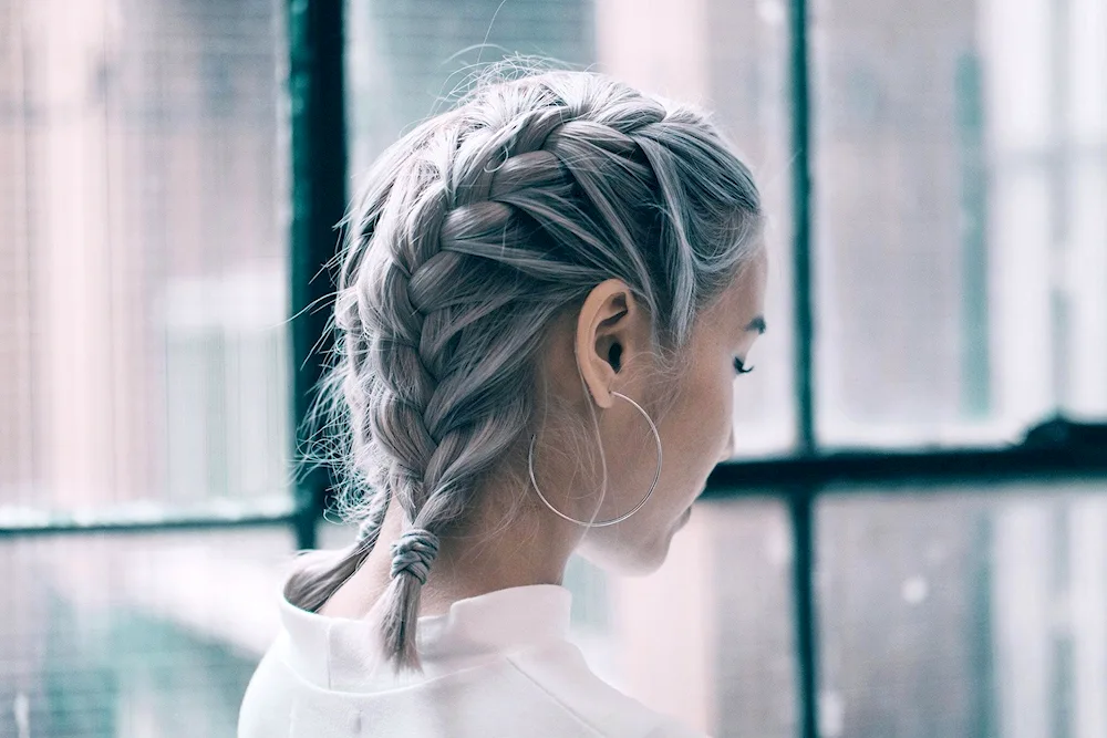 Curls on a bob with curlers